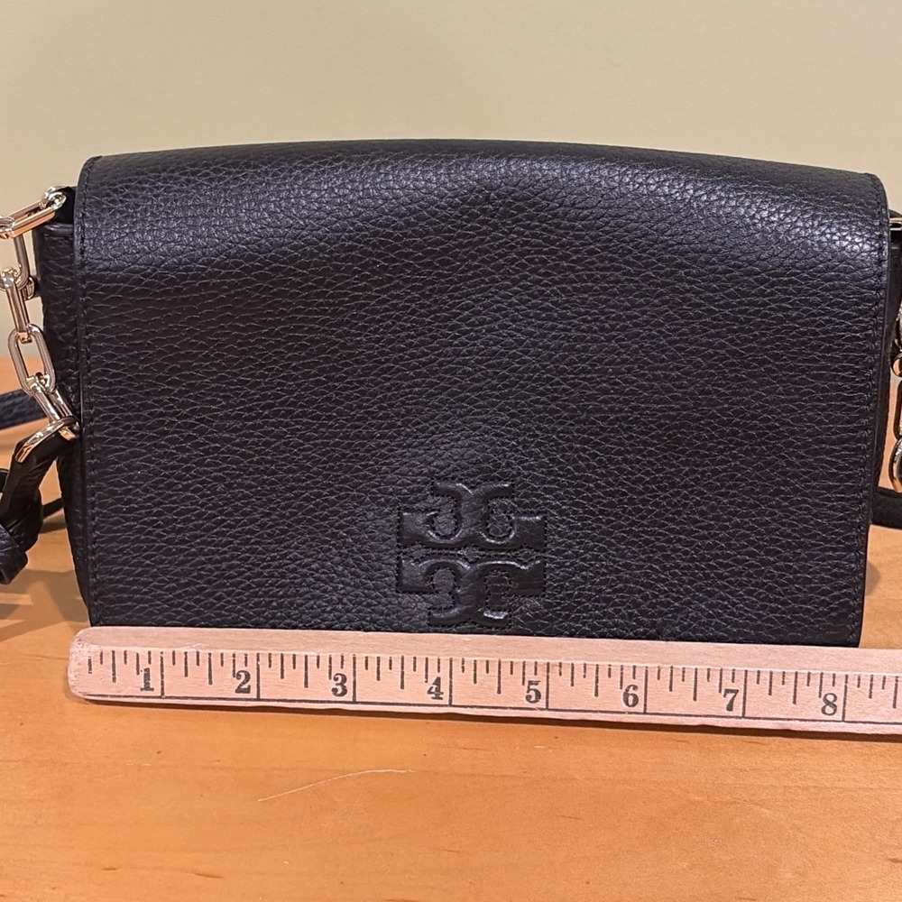 Tory Burch Thea Pebbled Leather Flap Crossbody Black EUC Quiet Luxury - Picture 5 of 8